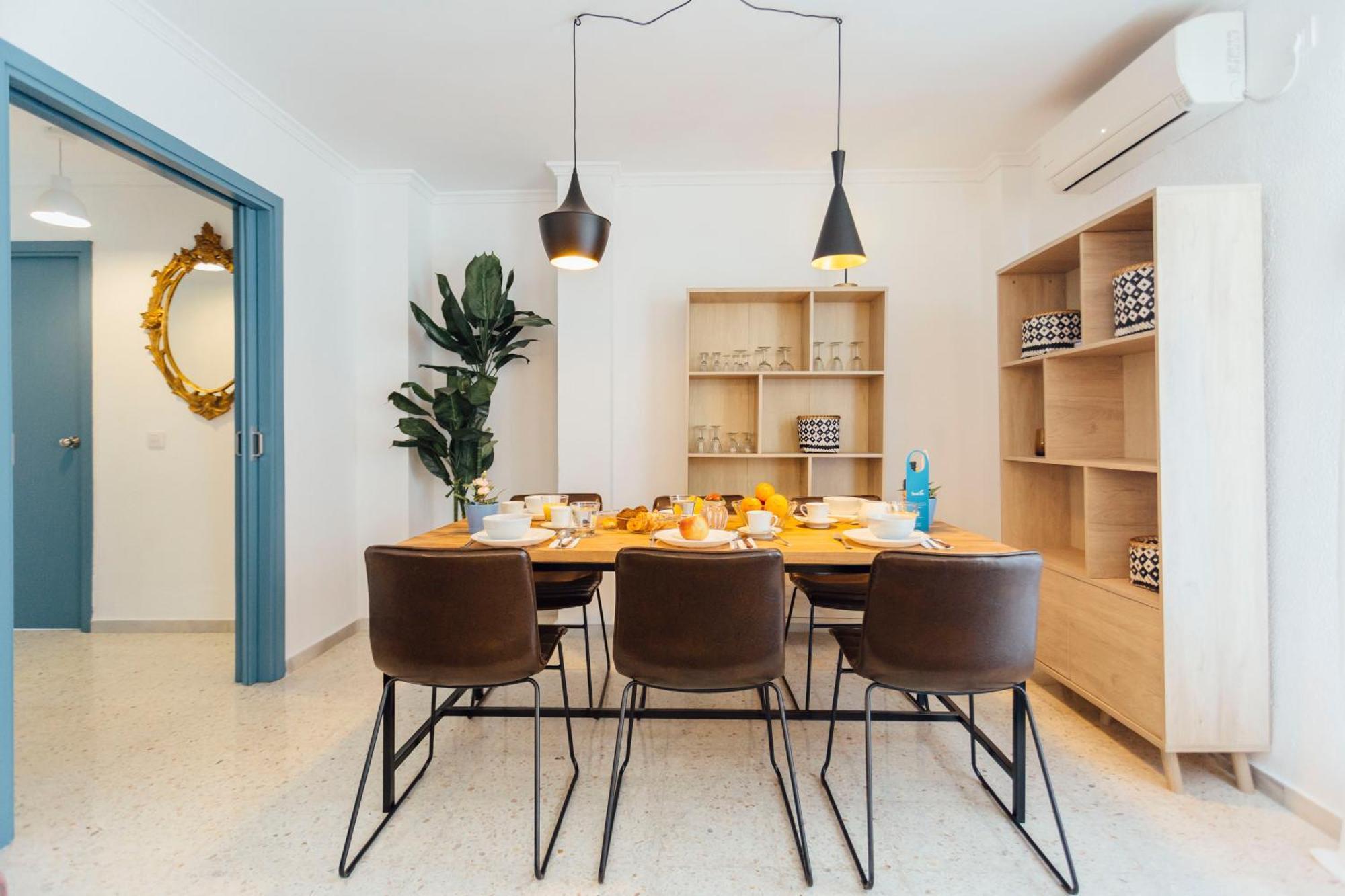 Апартаменты Stunning And Colorful- 4Bd 2Bth- Santa Cruz Севилья Экстерьер фото