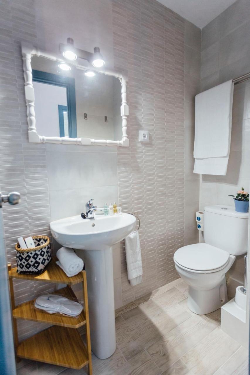 Апартаменты Stunning And Colorful- 4Bd 2Bth- Santa Cruz Севилья Экстерьер фото